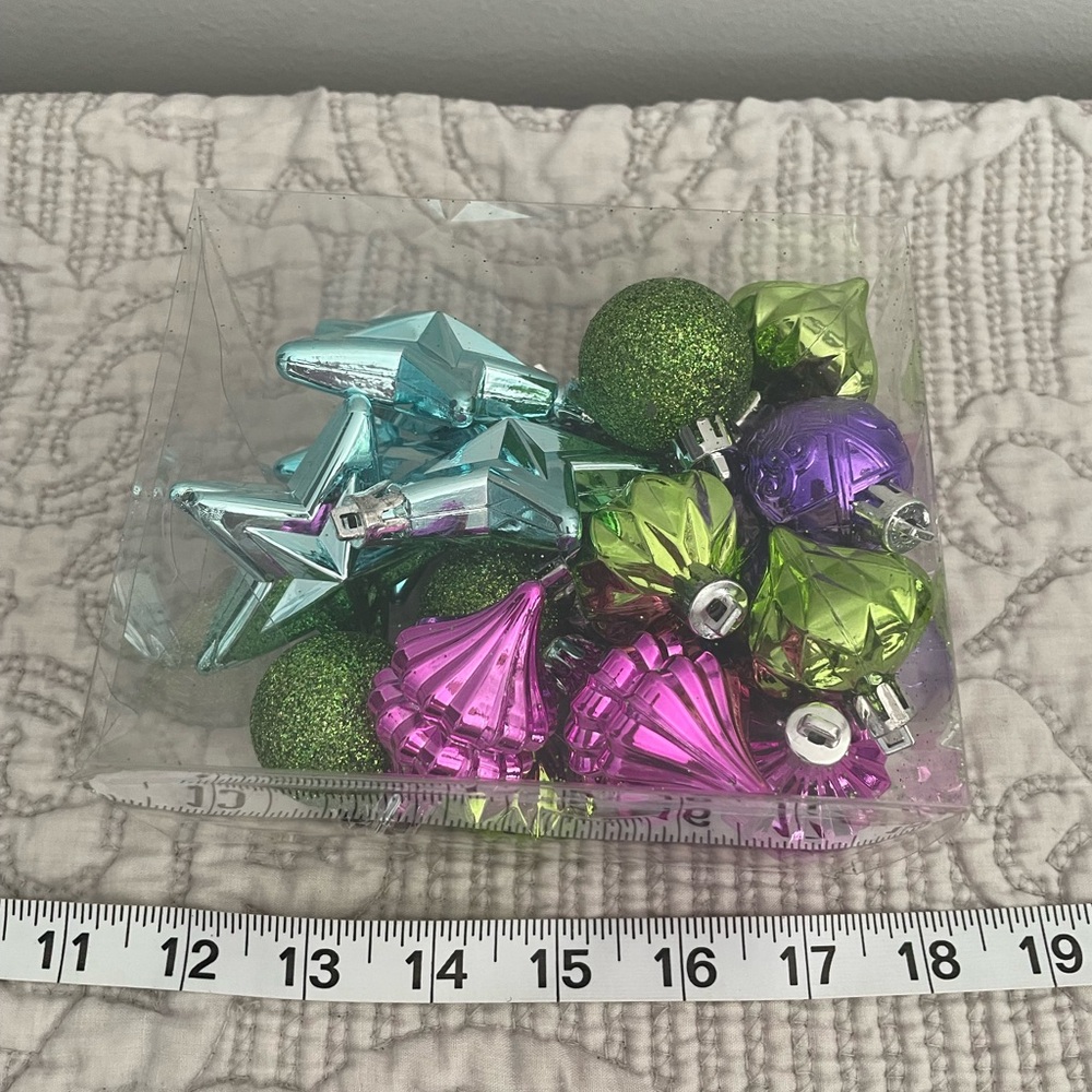 Mini ornaments - Picture 2 of 3